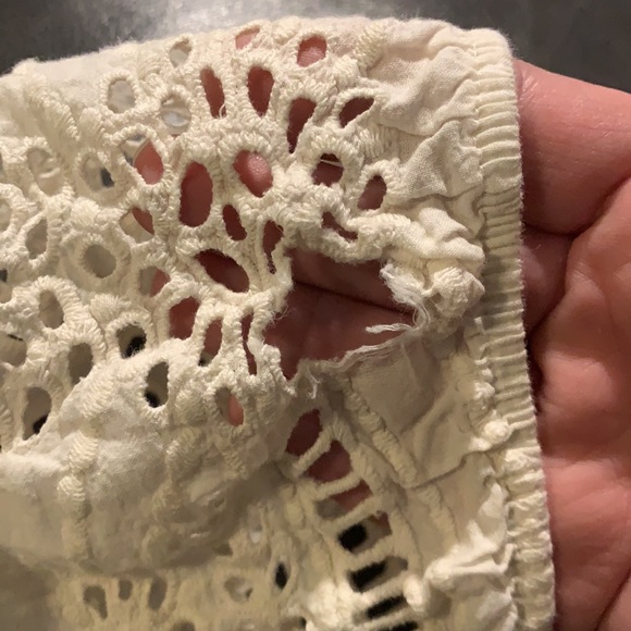 LUQ White Eyelet Lace Sleeve Tie Front Blo… - Picture 8 of 8